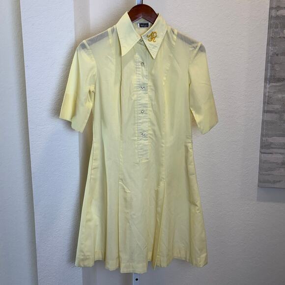Nally's Career Apparel Yellow Vintage Monogram Hospitality Mini Dress Small - Picture 1 of 6